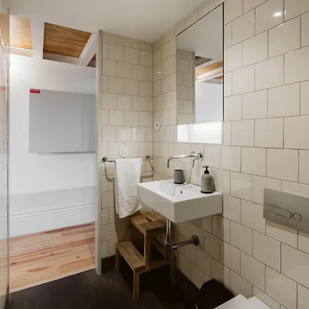 Apartment Step In