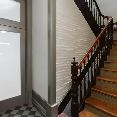 Apartment Step In *
